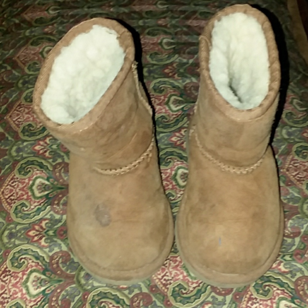 Toddler uggs size 6